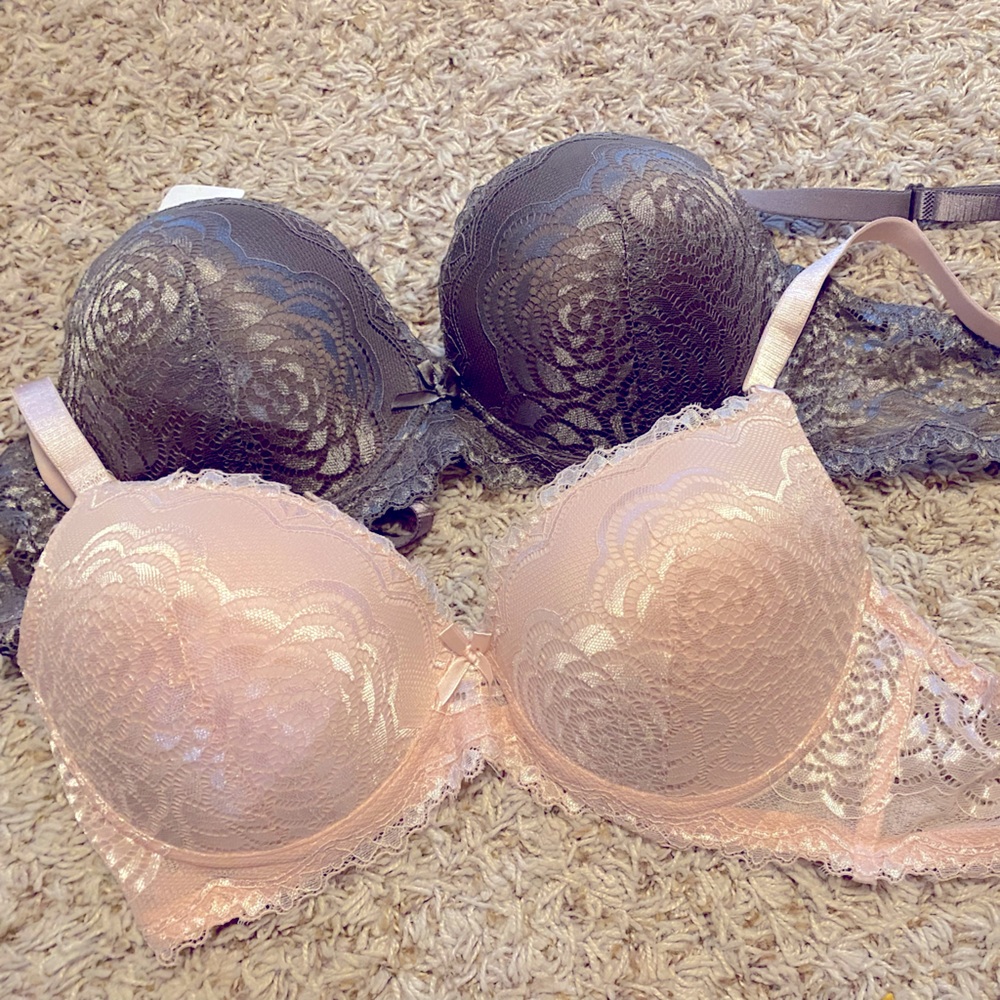 NWOT set of 2 36D push up bras. Light pink and a dark grey-taupe.